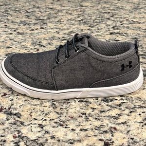 Boys Under Armour pull-on / slip-on shoe